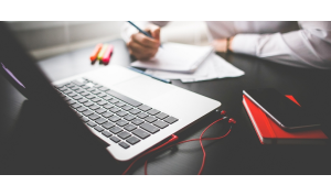 Generating descriptions for Correa online store products