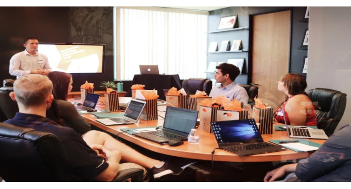 7 Unique Benefits of Hiring a Full Service Digital Agency